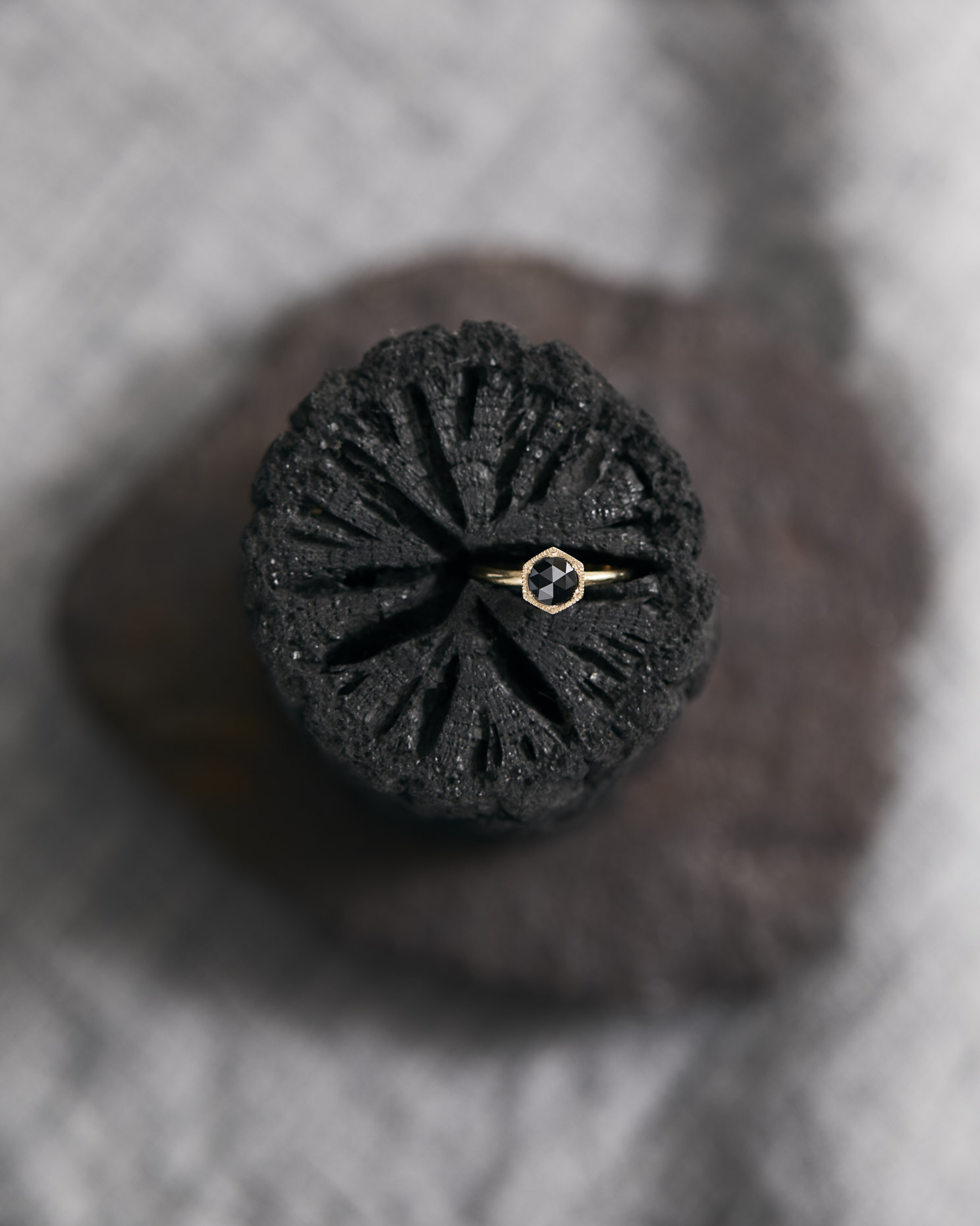 CHARCOAL_RING_016_R